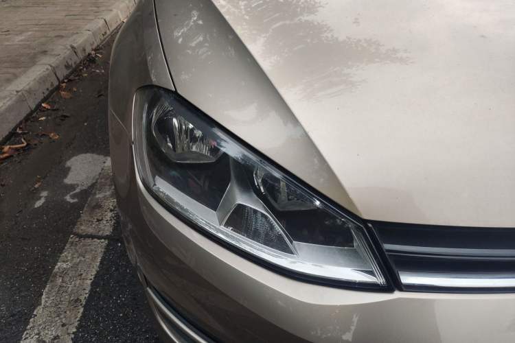 Used Volkswagen Golf 2015 1.4TSI Automatic Comfort Model Right Front Headlight