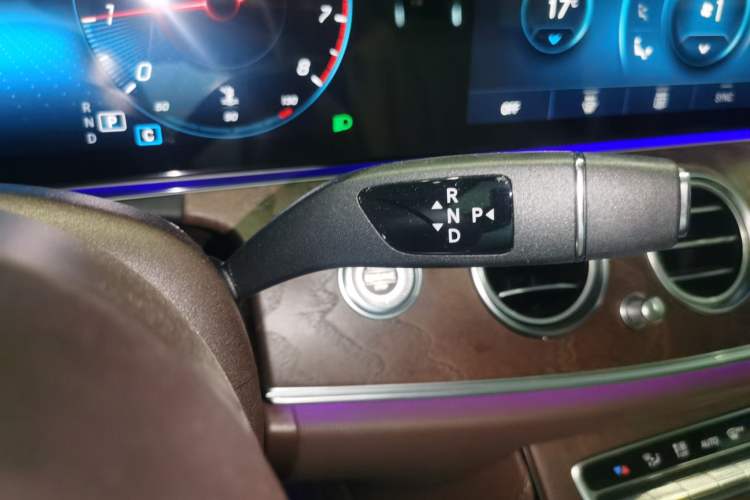 Used Mercedes-Benz E-Class 2023 E 300 L Sport Luxury Edition Gear Lever