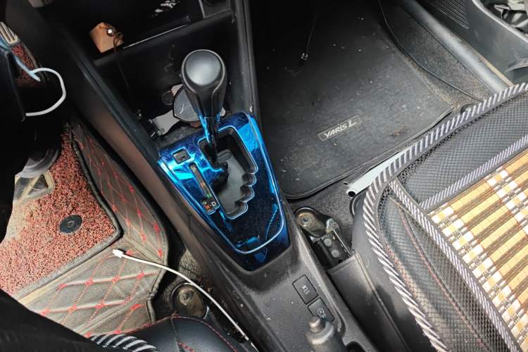 Used Toyota YARiS L Zhi Xiang 2017 1.5E CVT Dynamic Edition Gear Lever