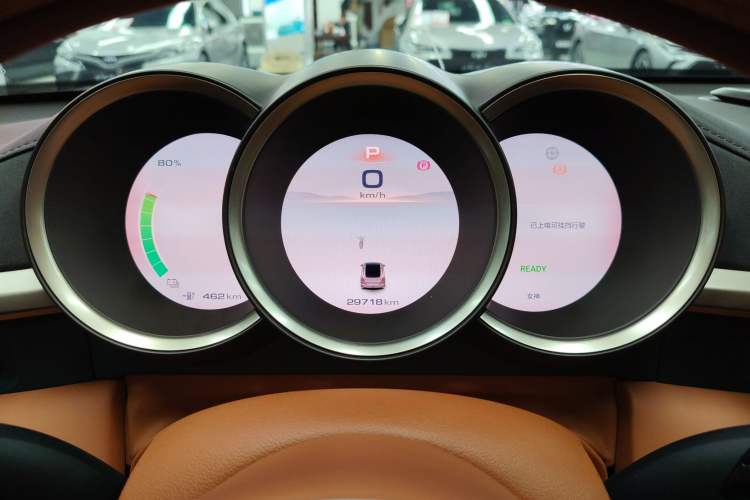 Used ORA Lightning Cat 2022 555 km Luxury Edition Instrument Cluster