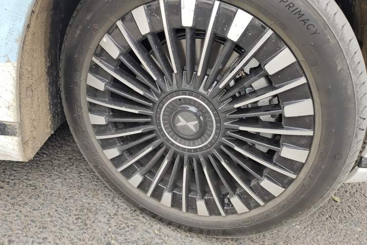 Used XPeng X9 2025 702 Four-Wheel Drive High-Performance Max