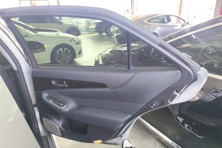 Used Toyota Crown 2015 2.0T Fashion Edition
