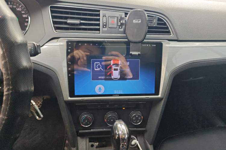 Used Volkswagen Lamando 2017 230TSI DSG Fashion Edition
