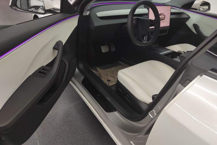 Used Tesla Model 3 2023 Long-Range All-Wheel-Drive Version