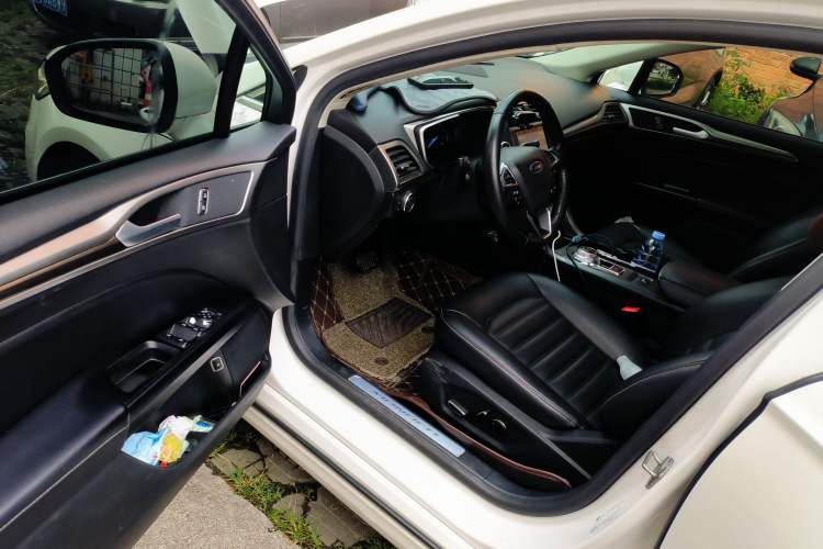 Used Ford Mondeo New Energy 2018 2.0 PHEV ZhiShang Trim
