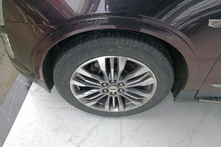 Used Cadillac XT5 2016 28T Four-Wheel Drive Luxury Model Left Front Wheel Hub