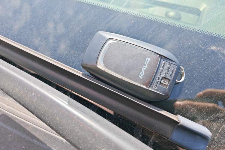 Used Toyota RAV4 2018 2.0L CVT Two-Wheel Drive Fashion X Edition