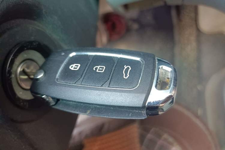 Used FORTHING Lingzhi 2017 M3L 1.6L 7-Seater Comfort Model Vehicle Key