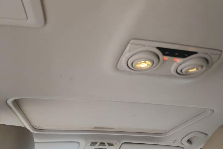 Used BMW 3 Series 2015 320Li Fashion Model
