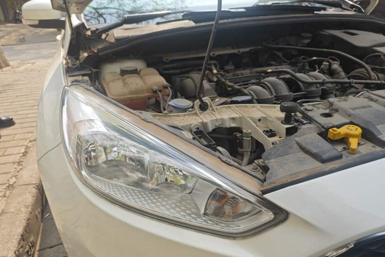 Used Ford Focus 2015 Hatchback 1.6L Manual Fashion Edition Right Front Headlight