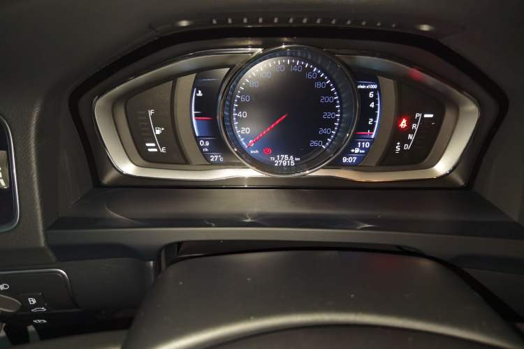 Used Volvo V60 2015 T5 Zhiya Edition Instrument Cluster