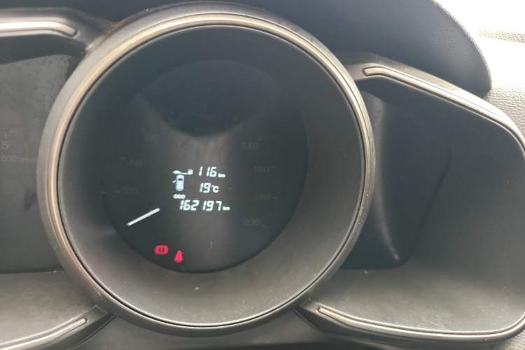 Used CHANGAN OSHAN CX70 2016 1.6L Manual Comfort Model