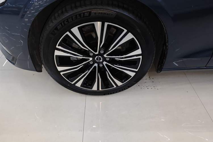 Used Volvo S60 2023 B4 Zhiyuan Luxury Edition
