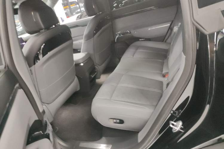 Used Zeekr 7X 2025 100 kWh Long-Range Rear-Wheel Drive with Intelligent Driving Features