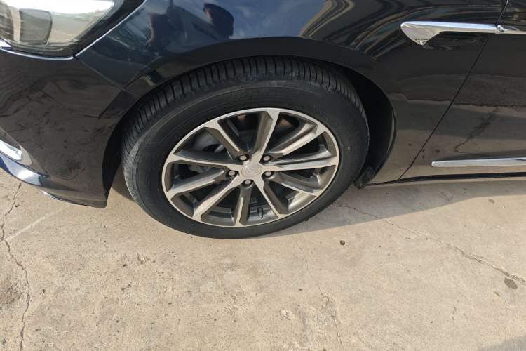 Used Buick LaCrosse 2021 652T Luxury Model Left Front Wheel Hub