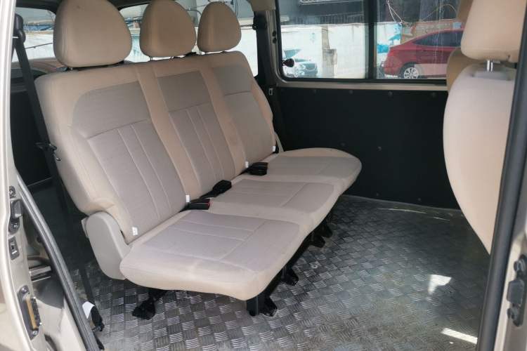 Used FORTHING Lingzhi 2023 M5L 1.6L Base Model 5 Seats Left Rear Seat