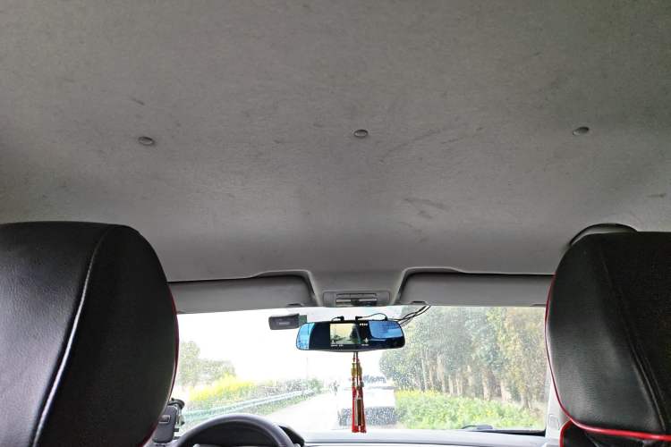 Used Brilliance V3 2016 1.5L Manual Comfort Model Headliner