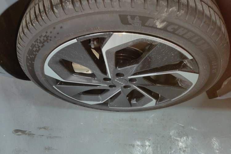 Used Zeekr 001 2023 ME Edition 100 kWh Exterior 2