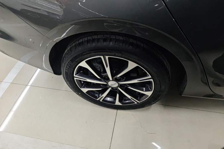 Used Geely Auto Emgrand 2025 4th Generation 1.5L CVT Luxury Version
