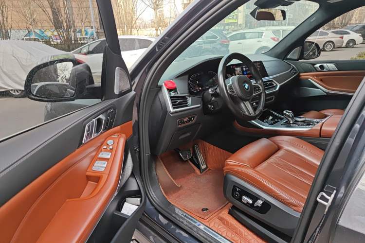 Used BMW X7 2020 xDrive40i Luxury M Sport Package
