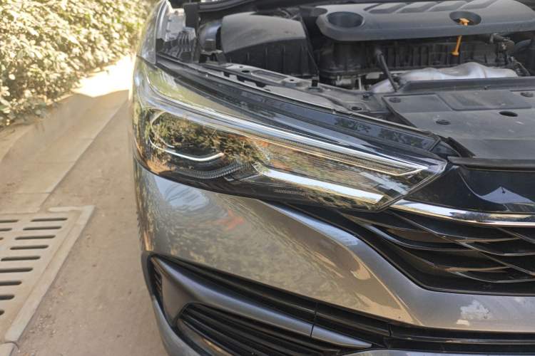 Used Roewe i5 2021 1.5L CVT Platinum Edition