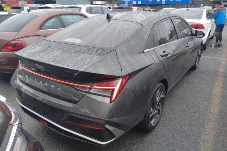 Used Hyundai Elantra 2023 1.5L CVT LUX Prestige Edition
