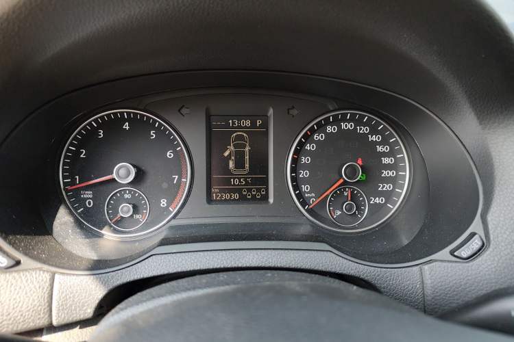 Used Volkswagen Sharan 2014 2.0 TSI Comfort Model
