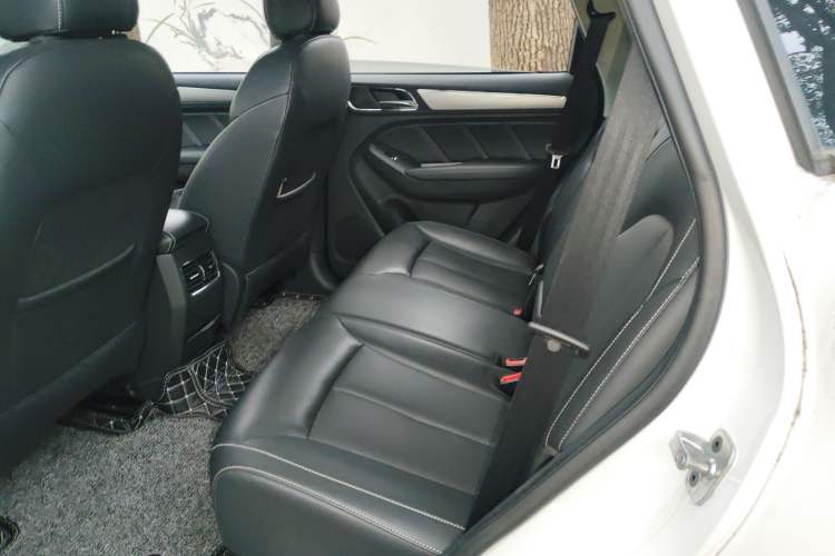Used Roewe RX5 2019 20T Two-Wheel Drive Automatic 4G Connected Platinum Edition
