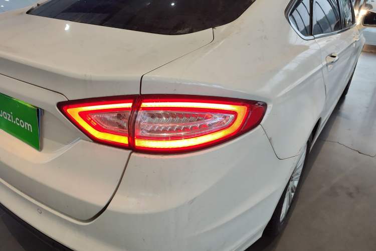 Used Ford Mondeo 2013 2.0L GTDi 200 Fashion Edition Right Rear Taillight