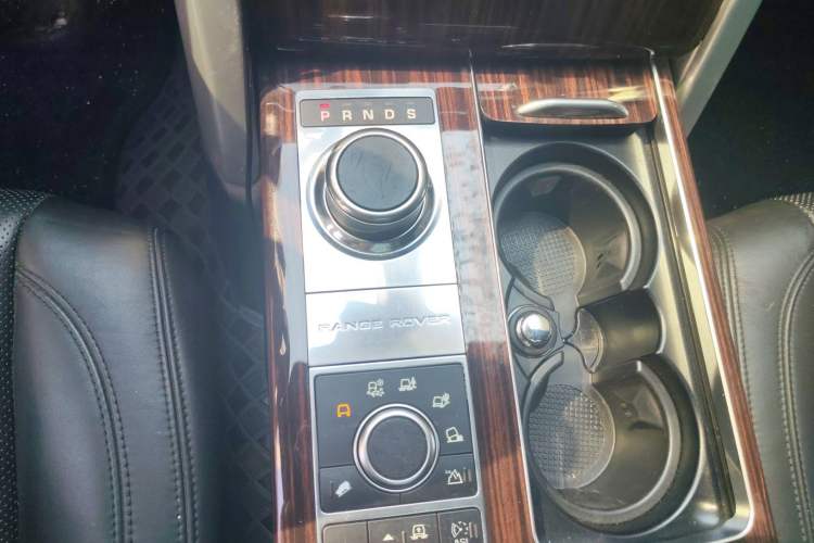Used Land Rover Range 2015 3.0 SC V6 Vogue Gear Lever
