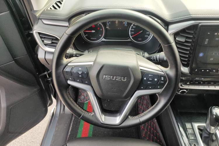 Used Isuzu D-MAX 2021 1.9T Automatic All-Wheel Drive Diesel Global Leading RZ4E Steering Wheel