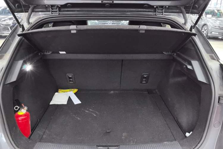 Used MG 4 EV 2022 425 km Luxury Edition