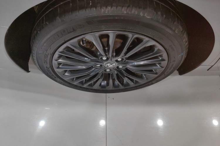 Used Toyota Avalon 2019 2.5L Touring Premium Version China VI Standard Exterior 5