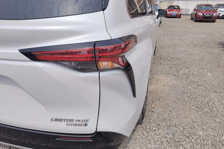 Used Toyota SIENNA 2021 2.5L Hybrid Ultimate Edition Right Rear Taillight