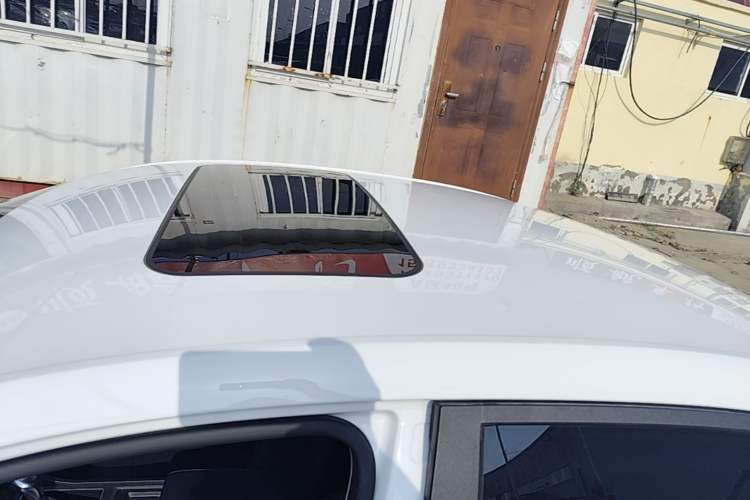 Used Roewe i5 2023 1.5L CVT Luxury Edition
