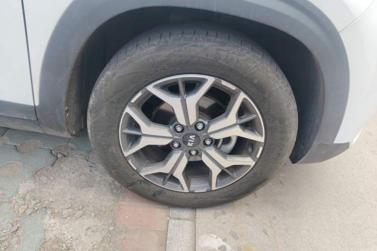 Used Kia KX3 2020 1.5L CVT Trend Edition Right Front Wheel Hub