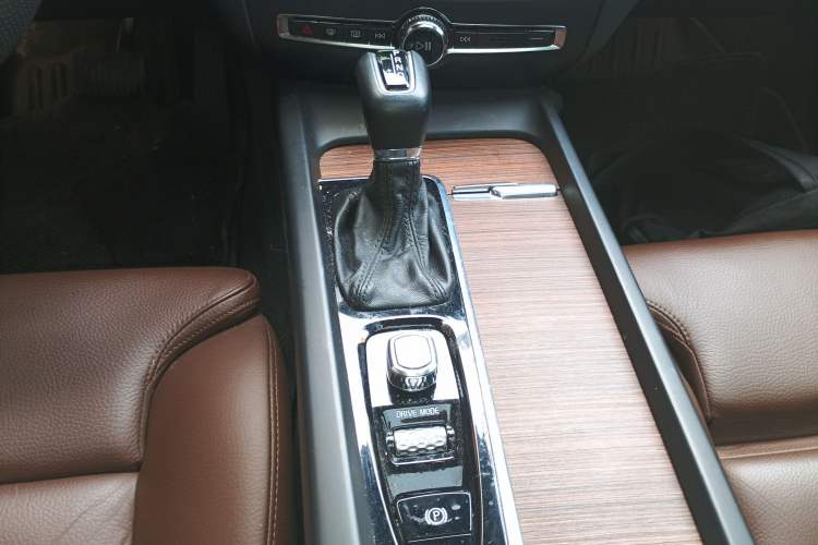 Used Volvo S60 2021 T4 Zhiyuan Luxury Edition Gear Lever