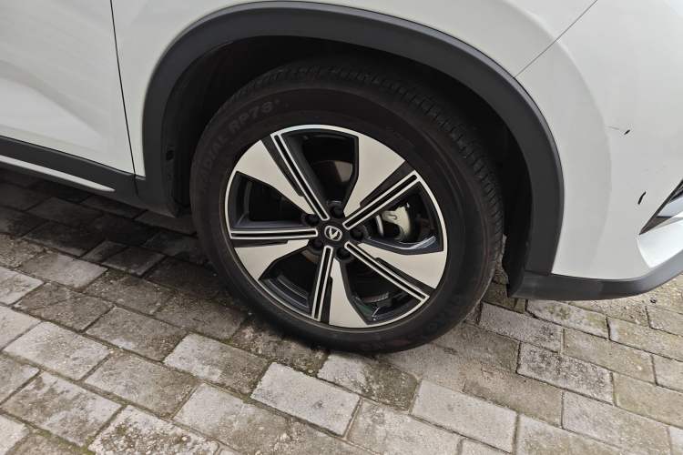 Used CHANGAN X7 PLUS 2024 1.5T Automatic Smart Enjoyment 5-Seater Right Front Wheel Hub