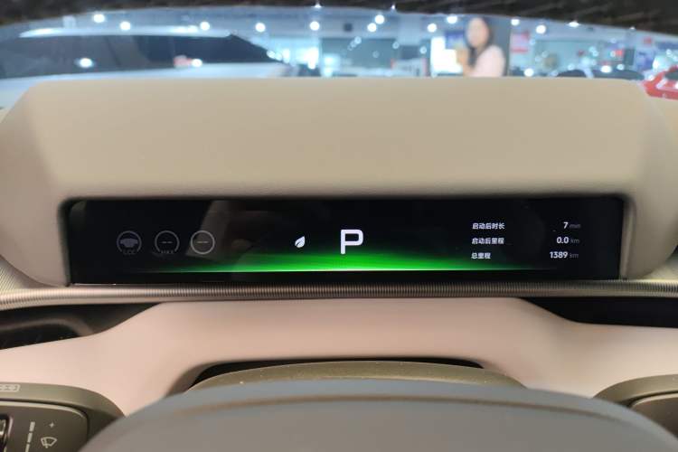 Used XPeng P7 2025 Model—750 All-Wheel-Drive High-Performance Ultra
