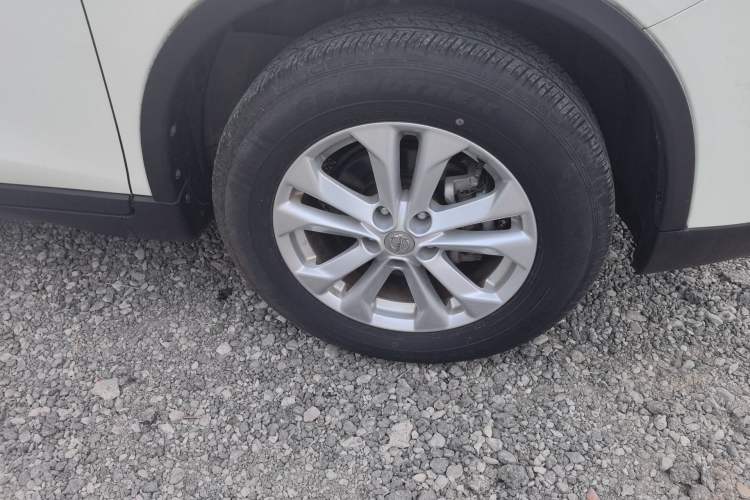 Used Nissan X-Trail 2014 2.0L CVT Comfort Edition 2WD Right Front Wheel Hub