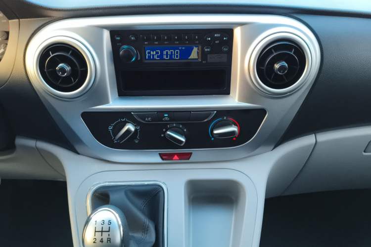 Used JAC Refine M3 2023 1.8L 7/8-Seater Comfort Edition