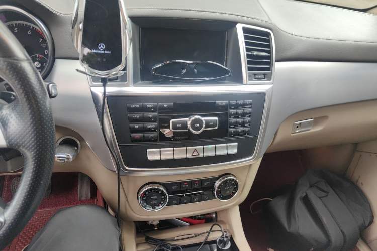 Used Mercedes-Benz GL-Class 2014 GL 400 4MATIC Dynamic Model Audio And AC Panel