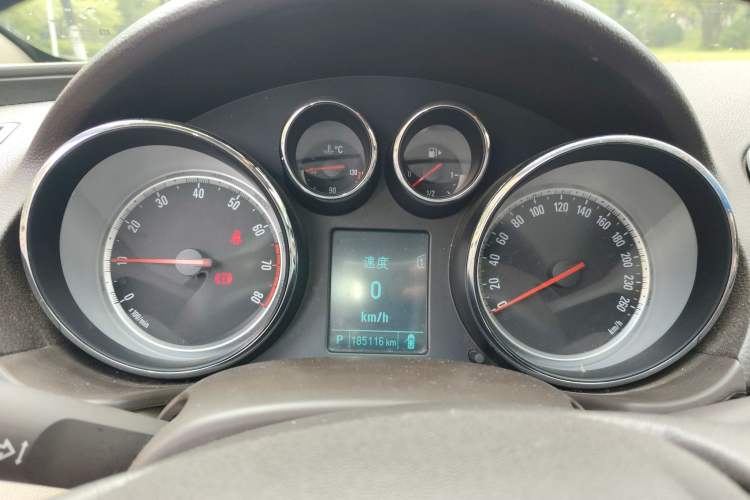 Used Buick Regal 2015 2.0L Leading Fashion Edition Instrument Cluster