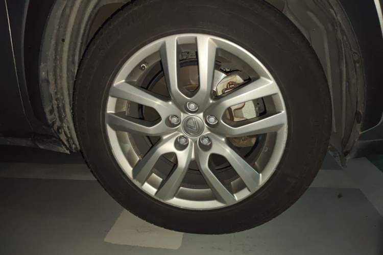 Used Lexus NX 2015 300h All-Wheel-Drive Fēngzhì Edition Exterior 7