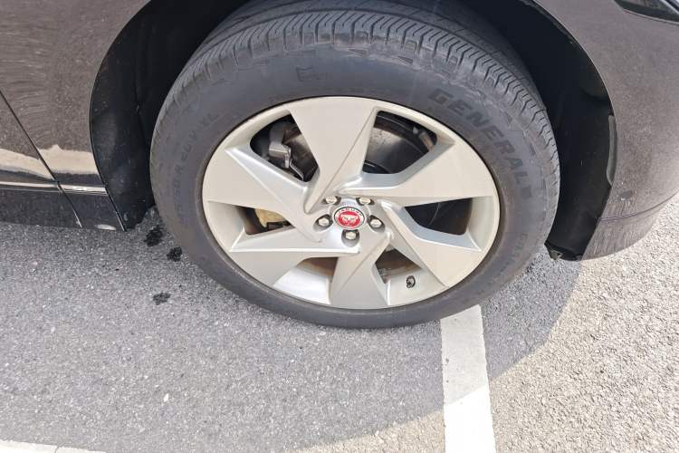 Used Jaguar I-PACE 2018 EV400 SE
