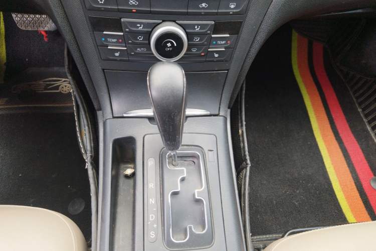 Used Bestune B70 2014 2.0L automatic luxury version Gear Lever