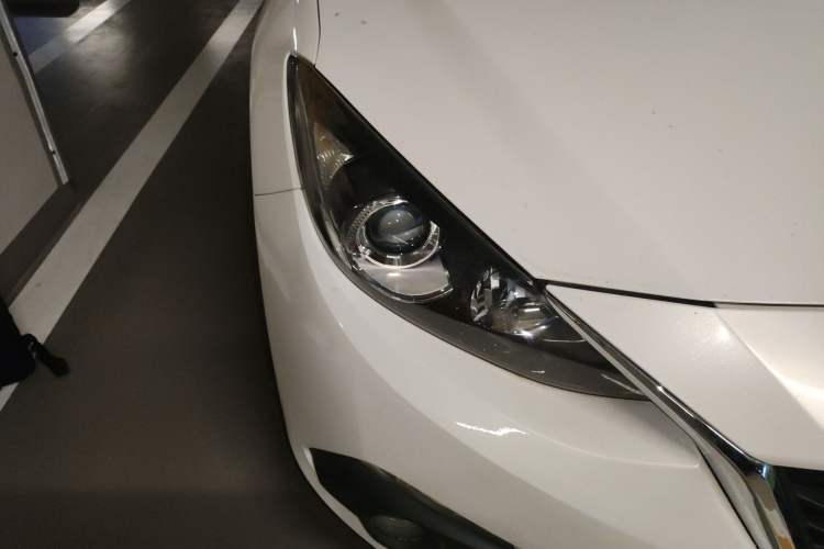 Used Mazda 3 Axela 2014 Hatchback 2.0L Automatic Sport Model