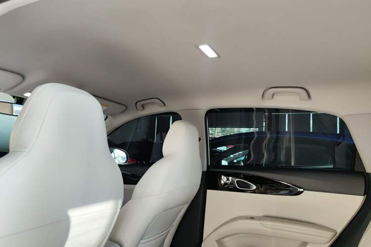 Used Geely Galaxy Geome 2025 UP 410km Exploration Edition Headliner