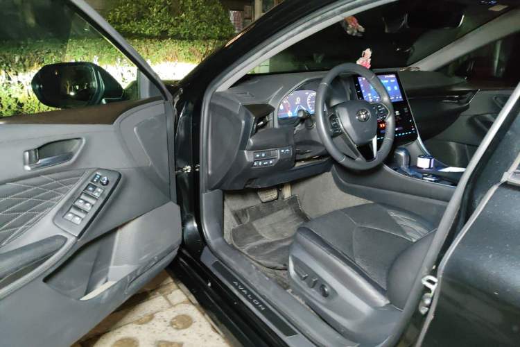 Used Toyota Avalon 2022 2.5L Touring Premium Edition