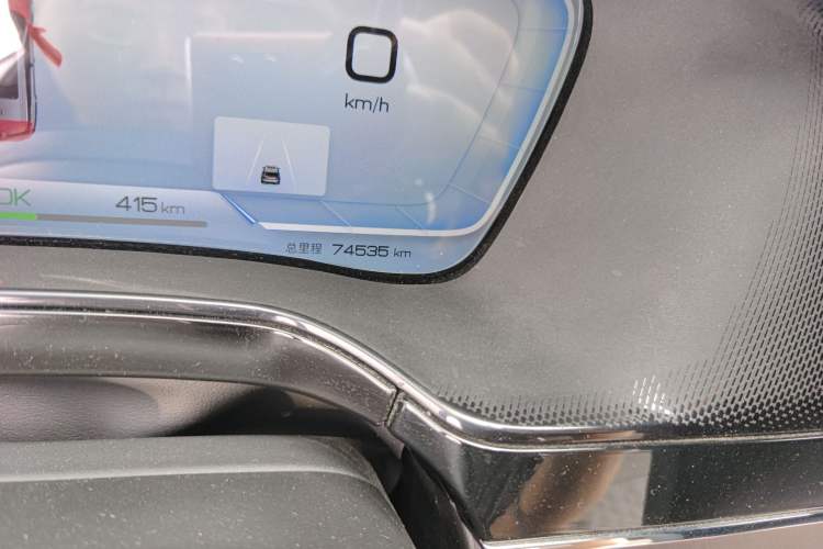 Used BYD Tang New Energy 2022 EV 730KM Luxury Model Odometer Close Up